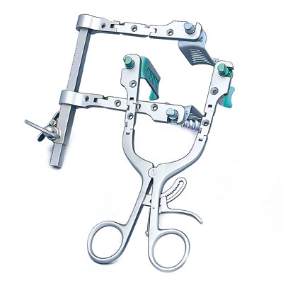 CCR-Retractor System